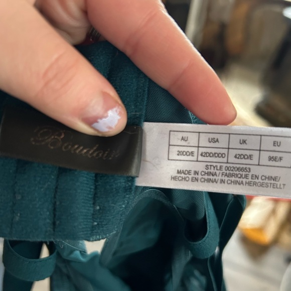 Body suit 42DD - Picture 2 of 3